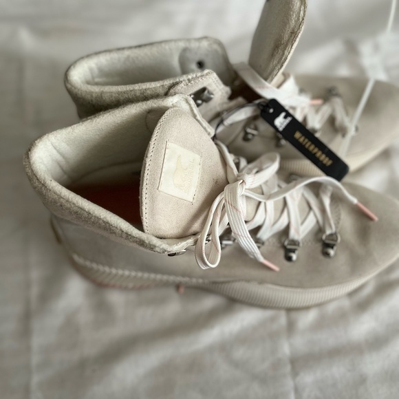 Brand New! Sorel Waterproof Hand Crafted Natural Rubber Leather Bootie Nordstrom - Picture 4 of 10